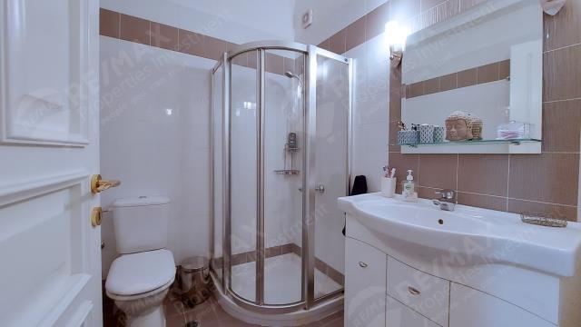 Image No.21-5 Bed Villa / Detached for sale