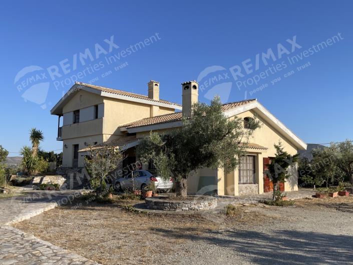 Image No.16-4 Bed House for sale