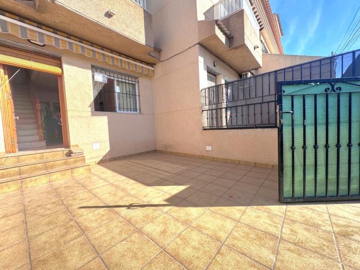 Image No.1-3 Bed House for sale