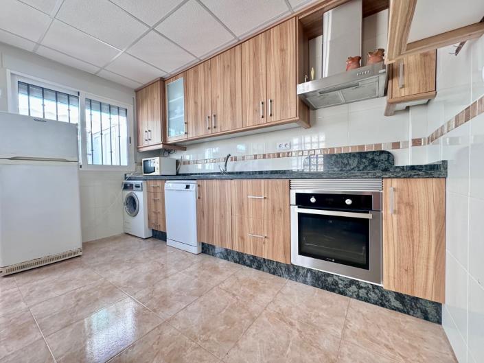 Image No.13-4 Bed House for sale