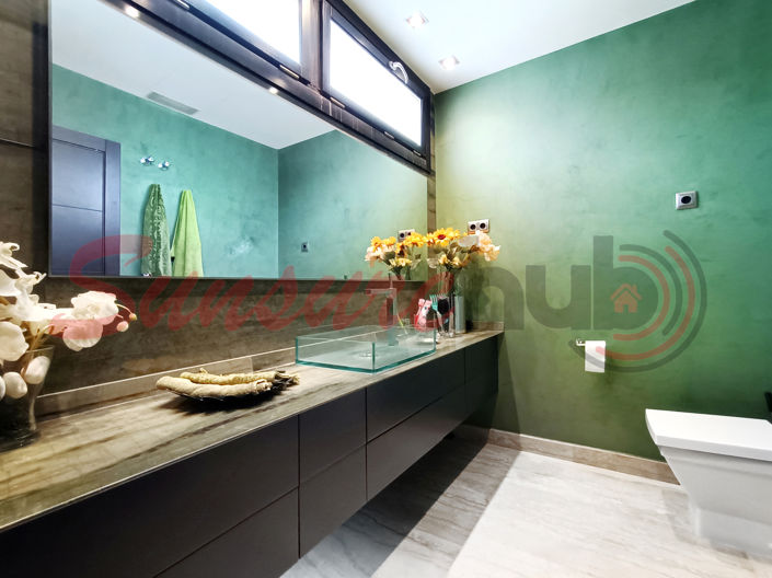 Image No.17-5 Bed Villa for sale