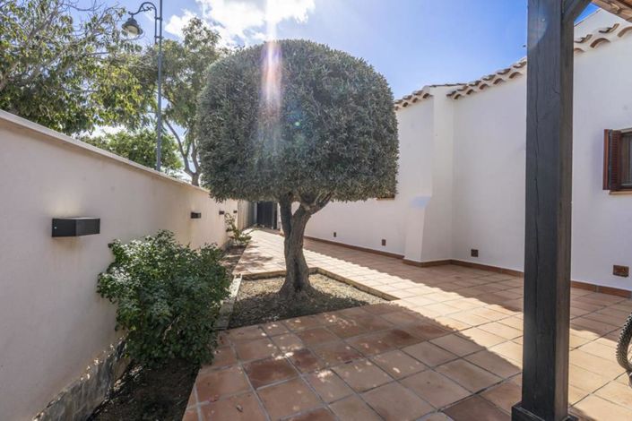 Image No.25-5 Bed Villa for sale