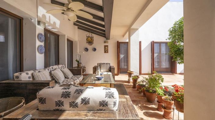 Image No.27-5 Bed Villa for sale