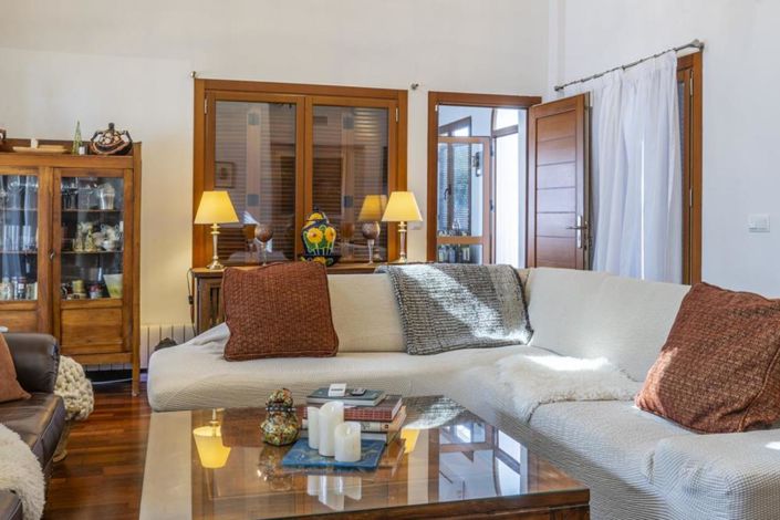 Image No.32-5 Bed Villa for sale