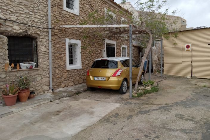 Image No.1-4 Bed Property for sale