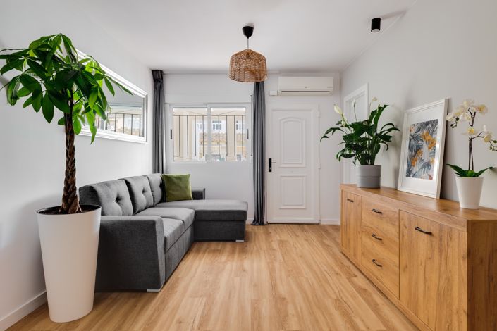 Image No.1-3 Bed Townhouse for sale