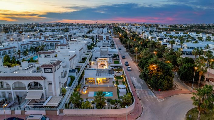 Image No.1-3 Bed Villa for sale
