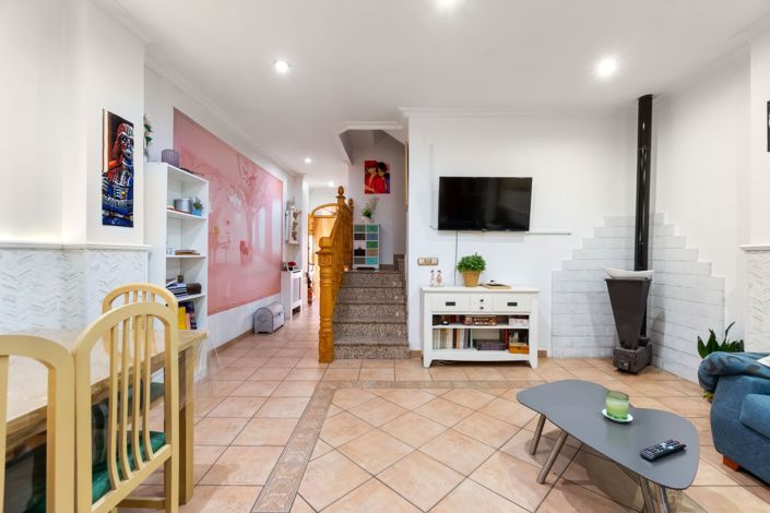 Image No.1-3 Bed Townhouse for sale