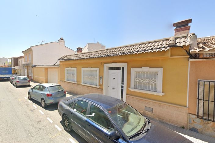 Image No.1-1 Bed Townhouse for sale