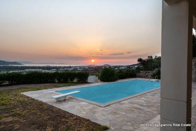 1 - Naxos, House