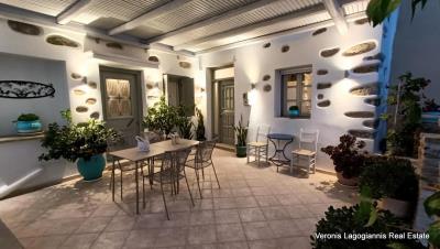 1 - Naxos, House