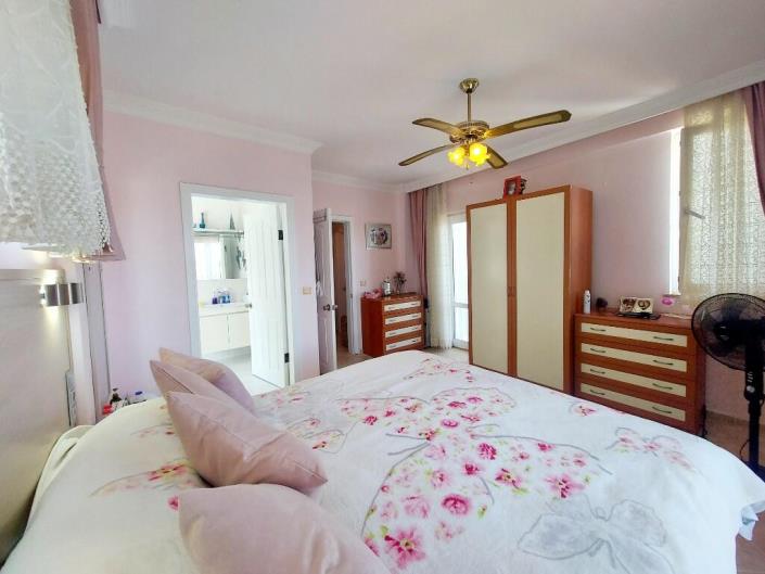 Image No.17-4 Bed Villa for sale