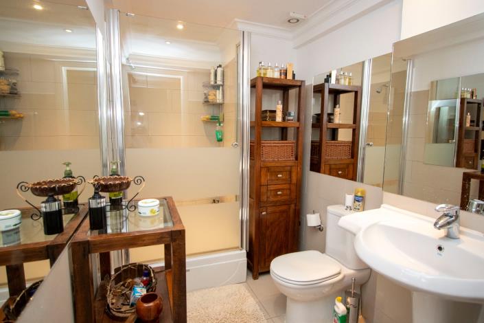 Image No.19-3 Bed Apartment for sale