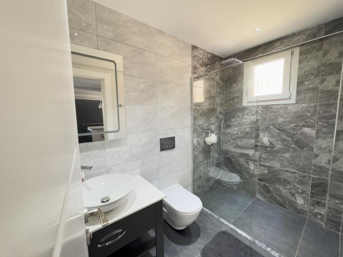 Image No.10-7 Bed Villa for sale