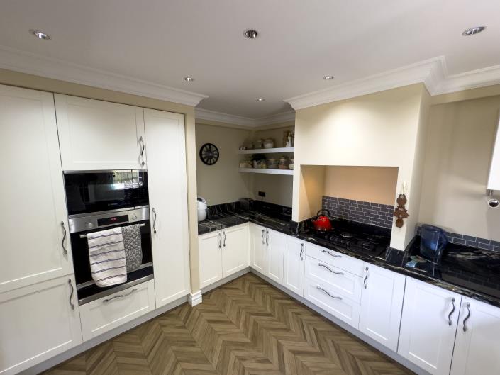 Image No.19-7 Bed Villa for sale