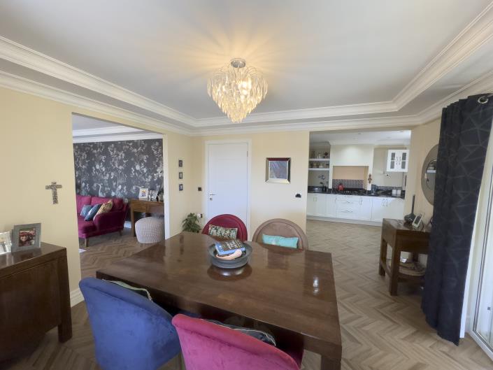 Image No.20-7 Bed Villa for sale