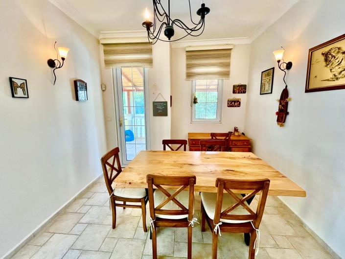 Image No.16-3 Bed Semi-Detached for sale