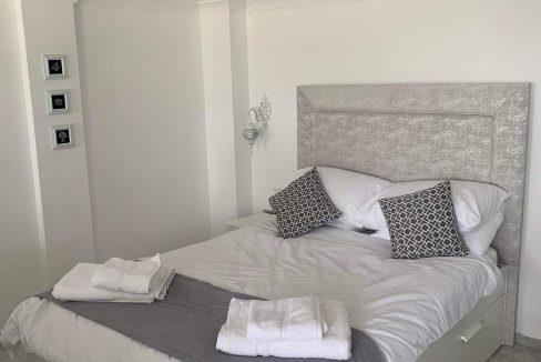 Image No.17-5 Bed Townhouse for sale