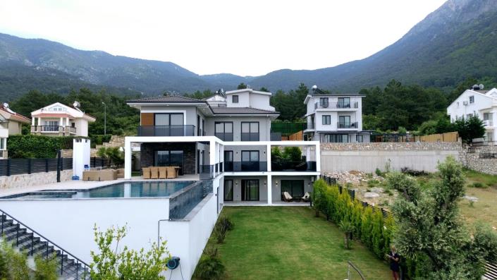Image No.1-4 Bed Villa for sale