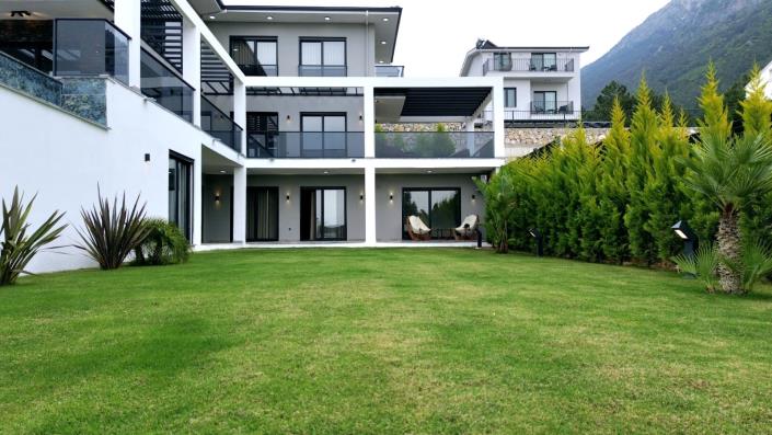 Image No.3-4 Bed Villa for sale