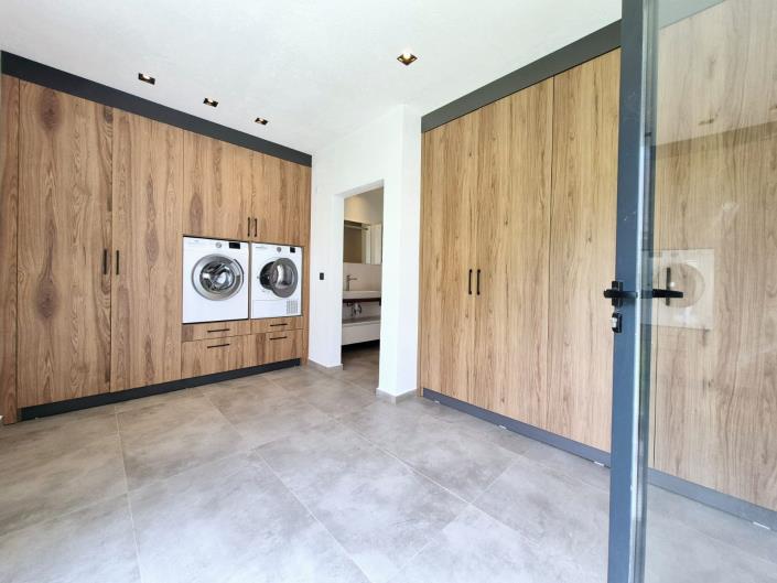 Image No.14-4 Bed Villa for sale