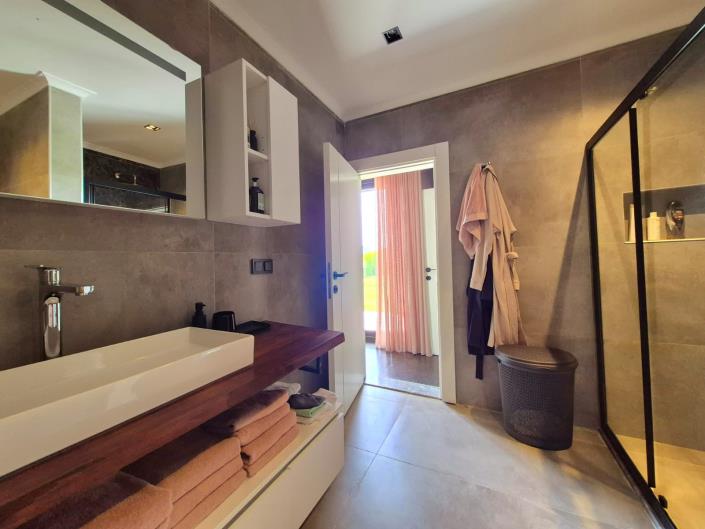 Image No.21-4 Bed Villa for sale