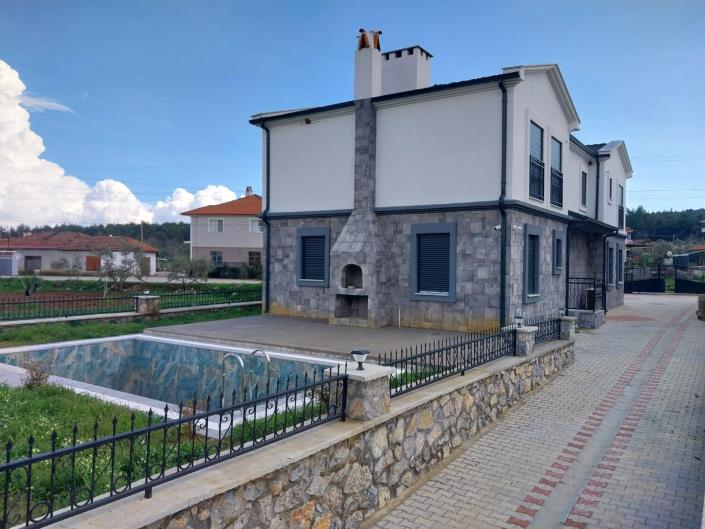 Image No.1-4 Bed Villa for sale