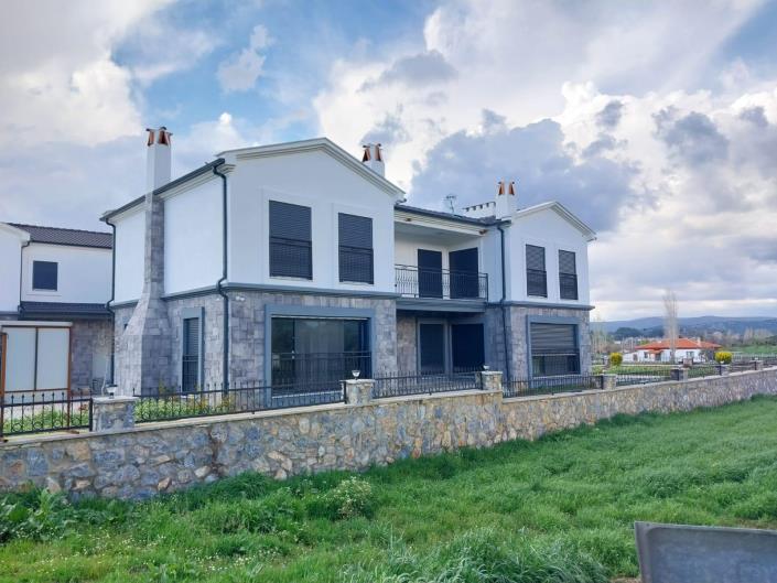 Image No.3-4 Bed Villa for sale