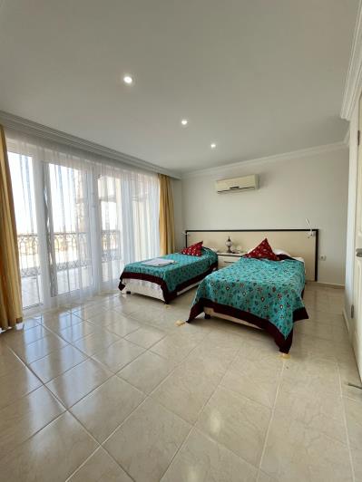 Image No.21-3 Bed Apartment for sale