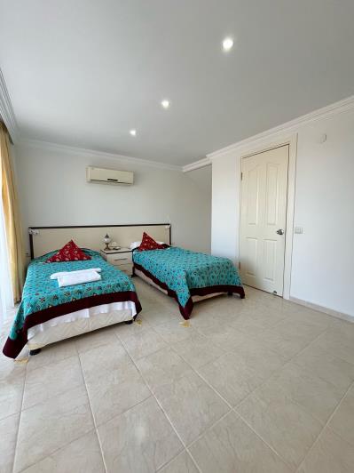 Image No.23-3 Bed Apartment for sale