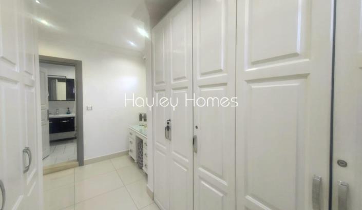 Image No.28-5 Bed Villa for sale