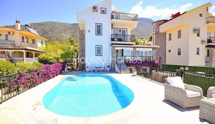 Image No.2-5 Bed Villa for sale