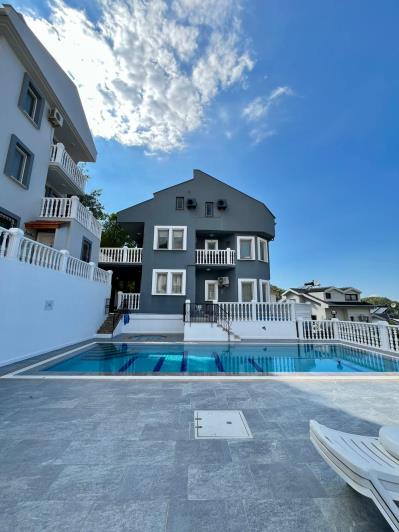 Image No.1-4 Bed Apartment for sale