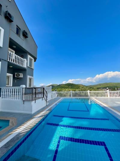 Image No.2-4 Bed Apartment for sale