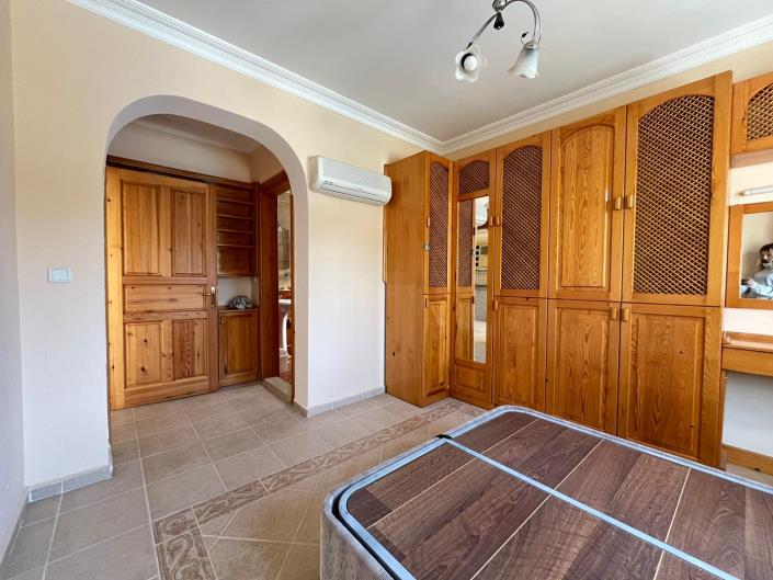 Image No.15-4 Bed Apartment for sale