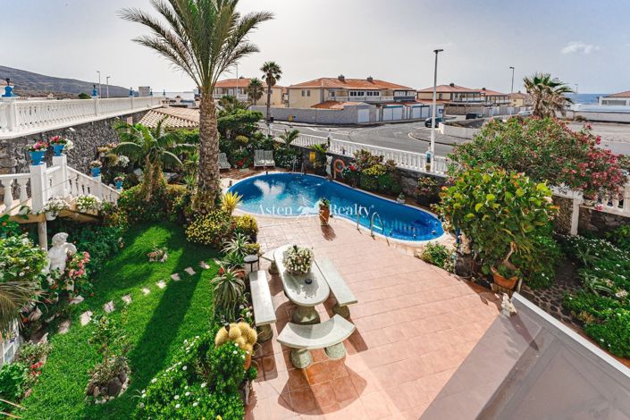 Image No.1-15 Bed Property for sale