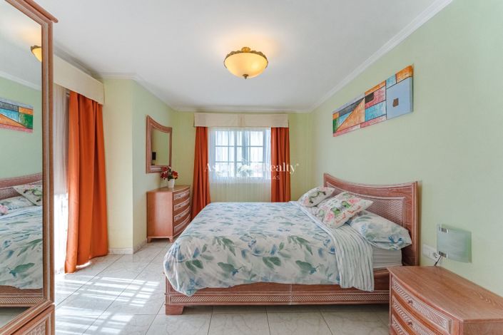 Image No.14-15 Bed Property for sale