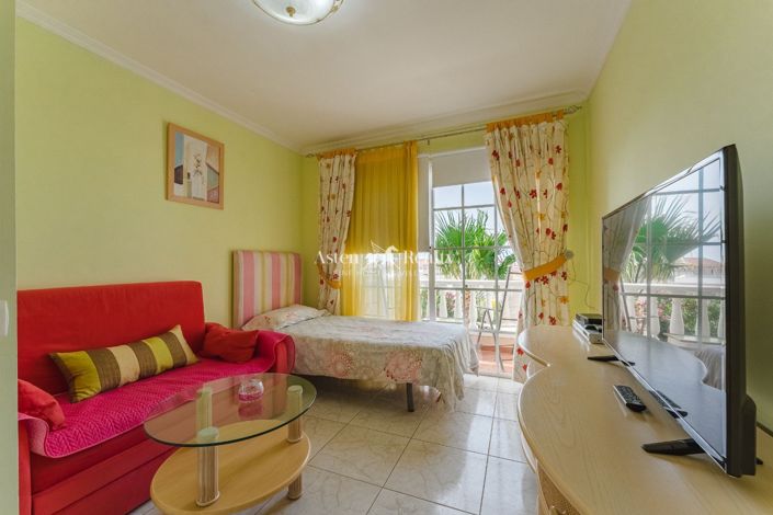 Image No.17-15 Bed Property for sale