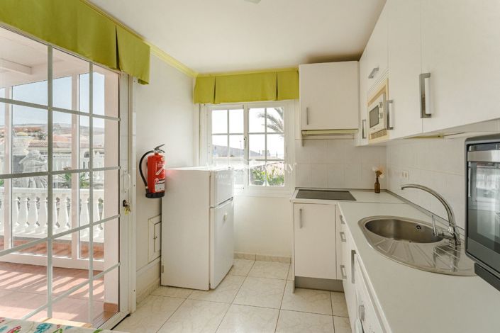 Image No.18-15 Bed Property for sale