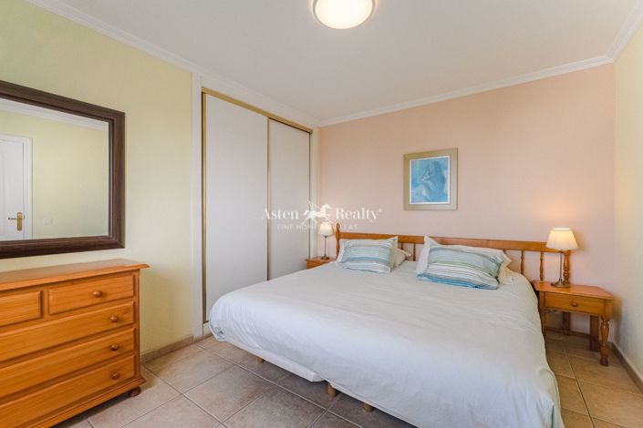 Image No.26-15 Bed Property for sale