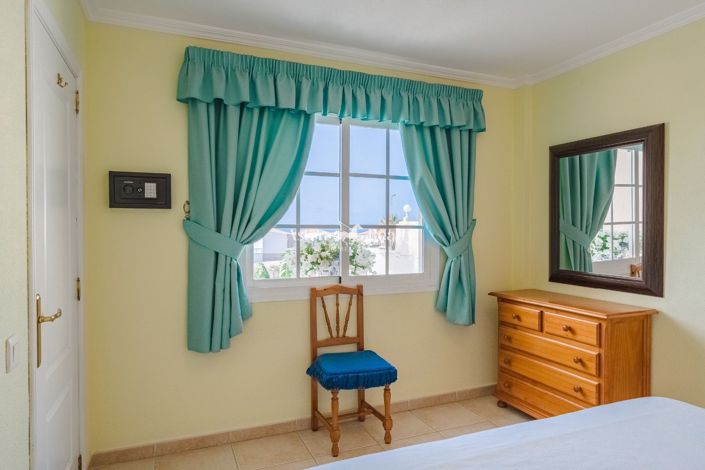 Image No.27-15 Bed Property for sale