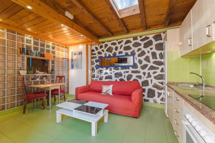 Image No.29-15 Bed Property for sale