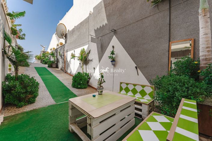 Image No.36-15 Bed Property for sale