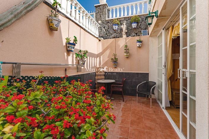 Image No.42-15 Bed Property for sale