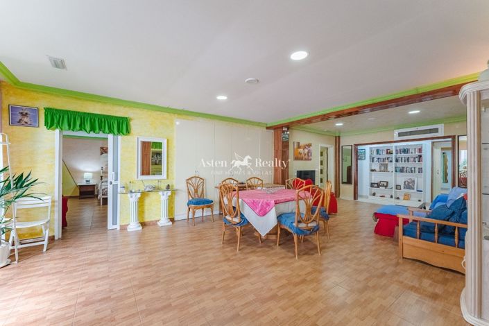 Image No.43-15 Bed Property for sale