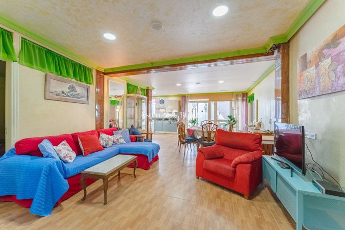 Image No.44-15 Bed Property for sale