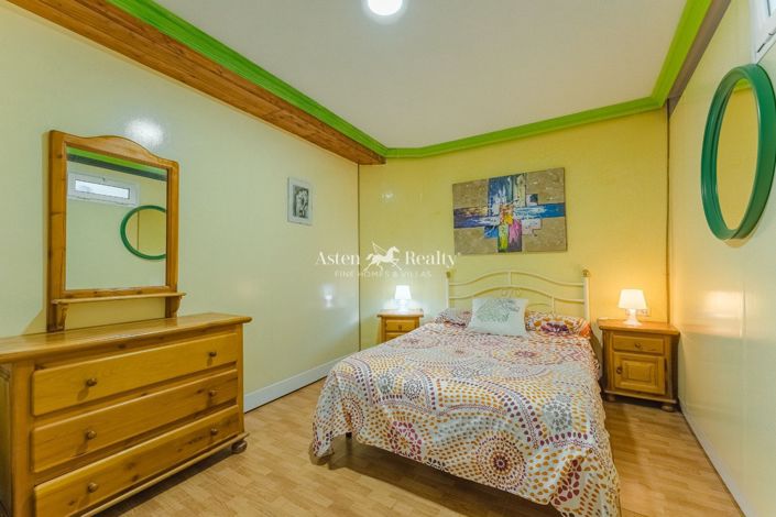 Image No.49-15 Bed Property for sale