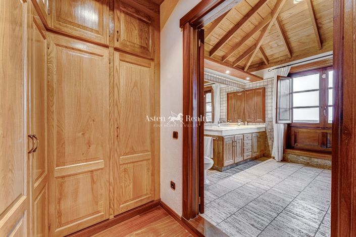 Image No.36-4 Bed House for sale