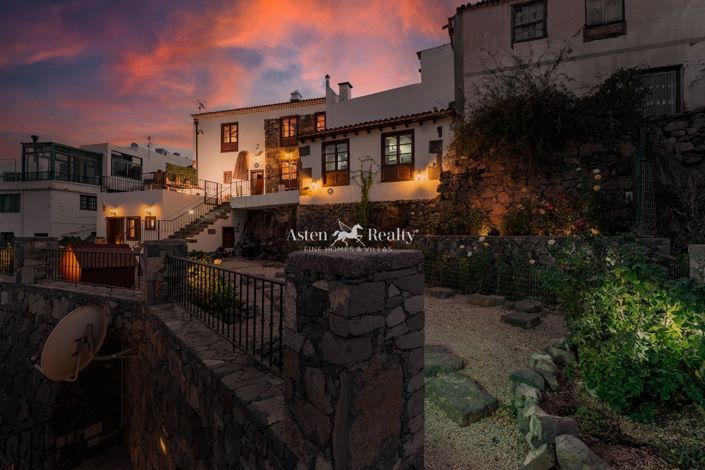 Image No.44-4 Bed House for sale