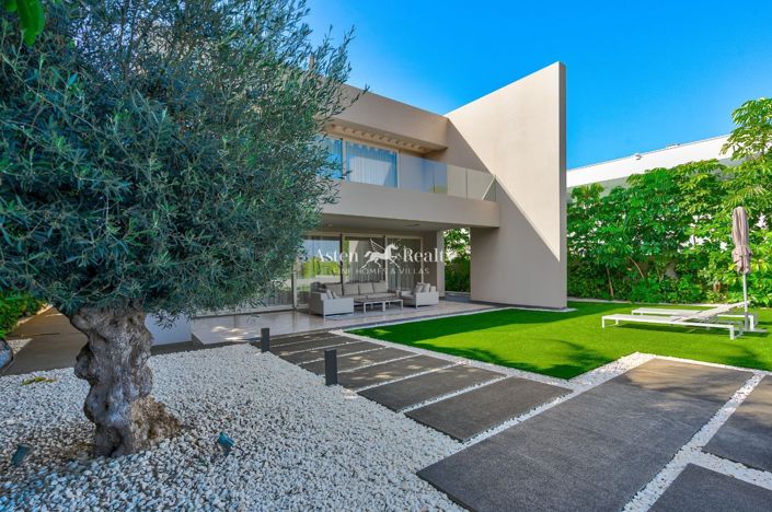 Image No.16-5 Bed Villa for sale